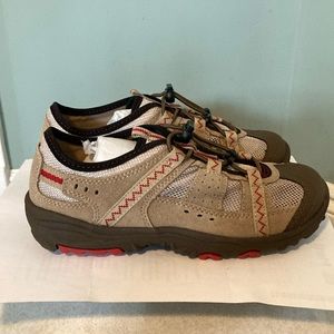 Lands end boys trekker shoe - size 2